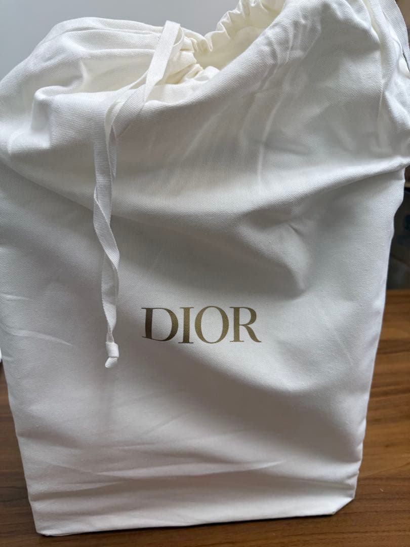 Dior アドベントカレンダー 2024 メゾン クリスチャン ディオール