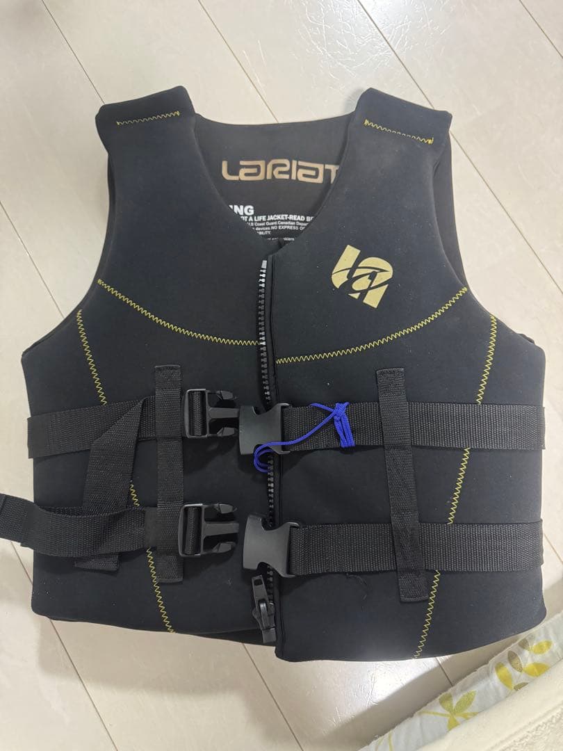 ライフジャケット LARIAT 男 SEADOO 女性 DOLPHIN 子供