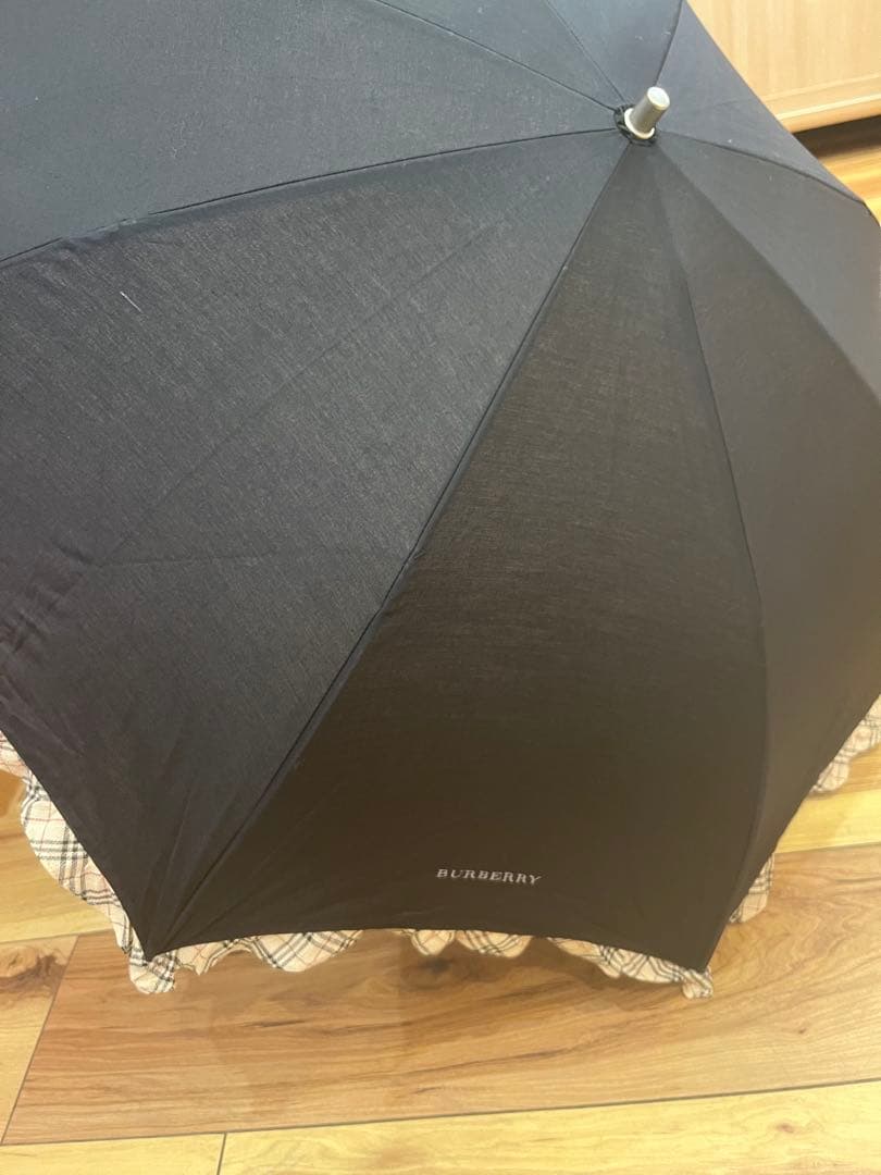 BURBERRY 折りたたみ傘 ブラック フリルチェック柄