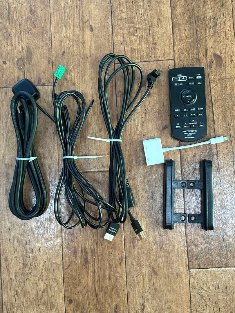 Pioneer DMH-SZ700 カーナビ 7インチ