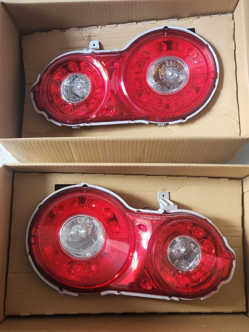 2009年式R35 GT-R純正テールランプ 左右セット