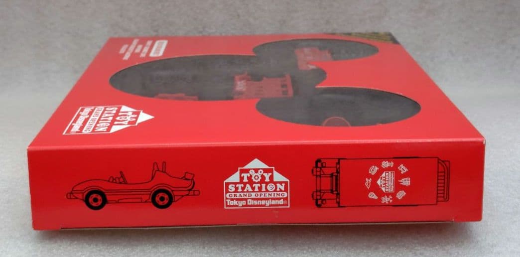 【未開封】ディズニーランド　トイ・ステーション　トミカ　レッドカラーセット