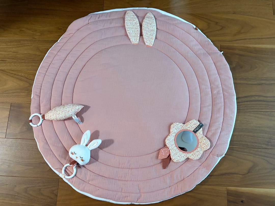 ソトン　エスメ　新品未使用　プレイマット　プレイジム　ダッドウェイ　うさぎ