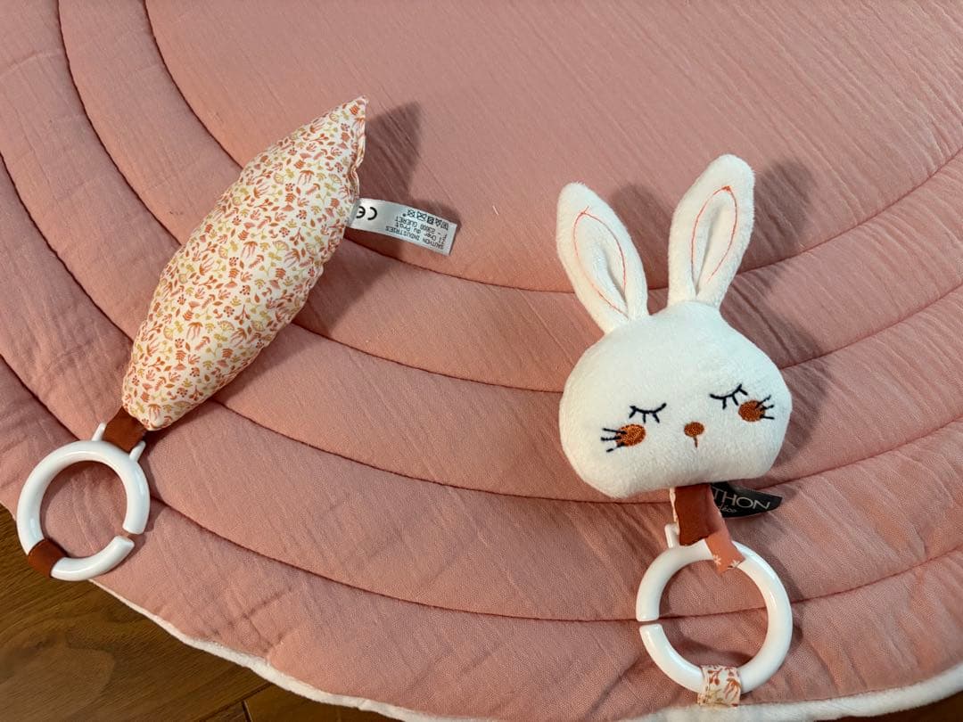 ソトン　エスメ　新品未使用　プレイマット　プレイジム　ダッドウェイ　うさぎ