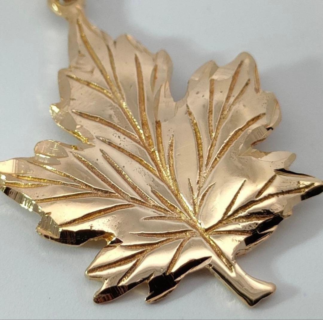 t*o様 18金 K18 カエデ 葉っぱ デザインネックレストップ 3.8g