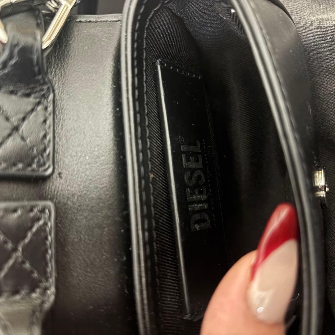 DIESEL ブラックショルダーバッグ