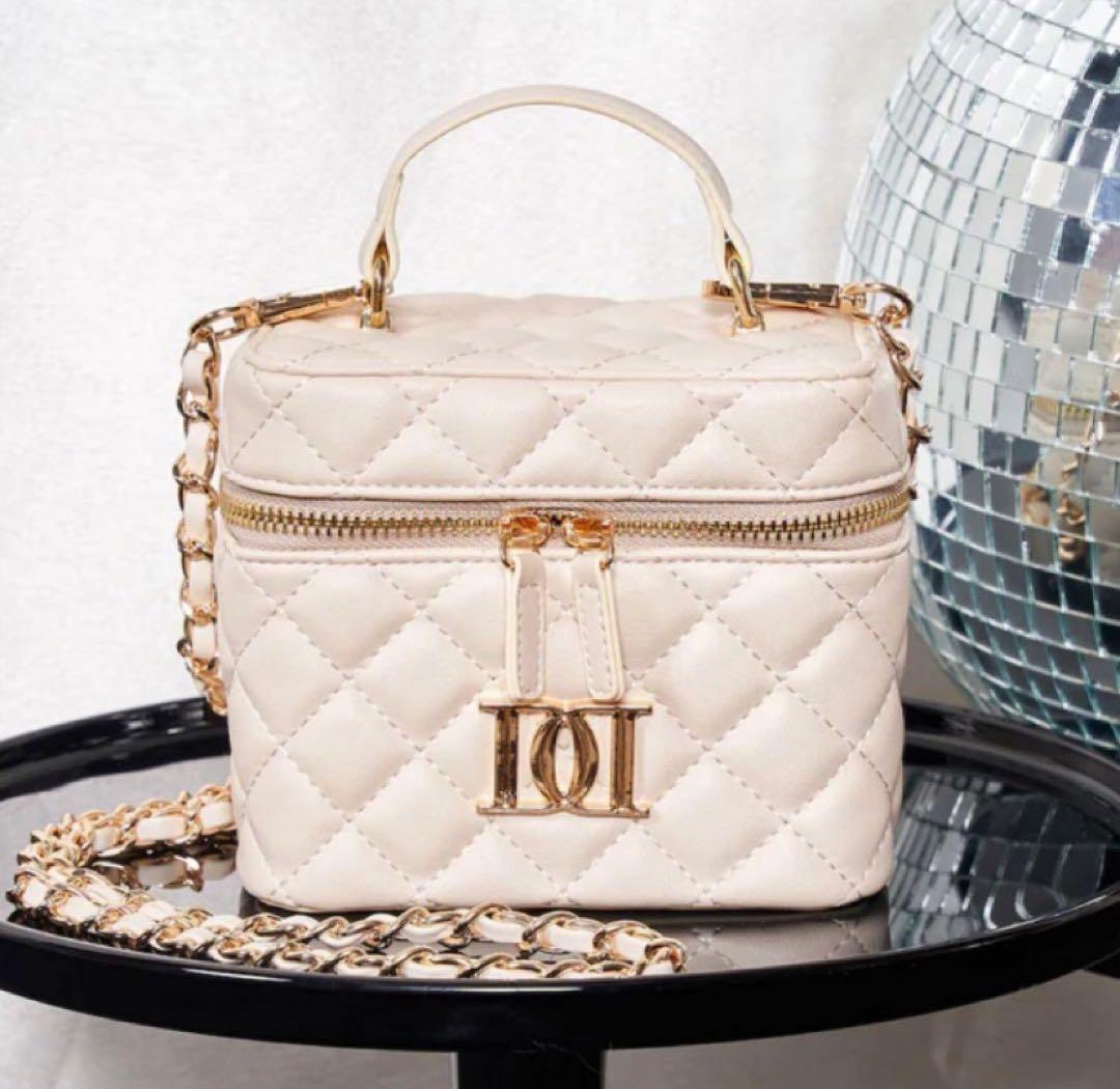 Darich ダーリッチ キルティングスクエアミニバッグ アイボリー