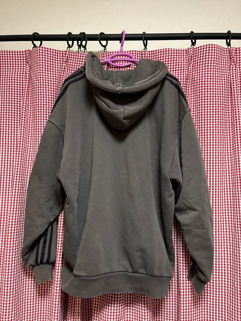 adidas ジップパーカー　adilenium