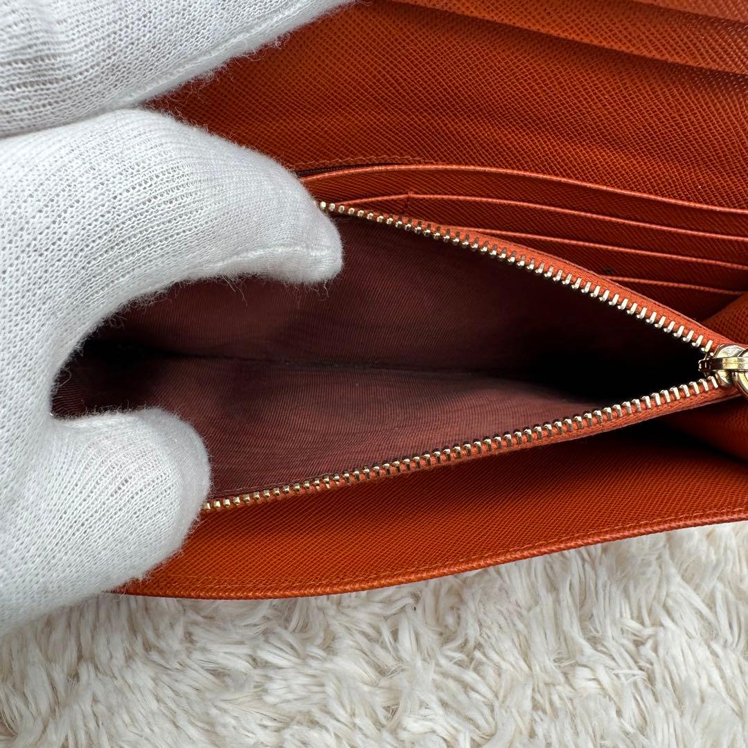 ✨美品✨プラダ　長財布　メタルロゴ　バイカラー　サフィアーノレザー　赤　オレンジ