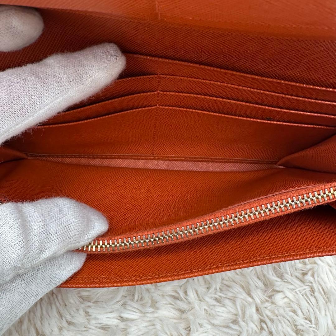 ✨美品✨プラダ　長財布　メタルロゴ　バイカラー　サフィアーノレザー　赤　オレンジ