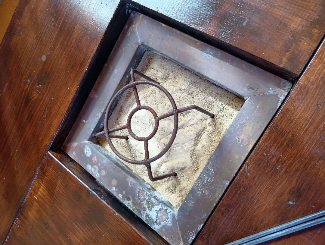 【引取限定】囲炉裏付き木製座卓と付属品　茨城南部より