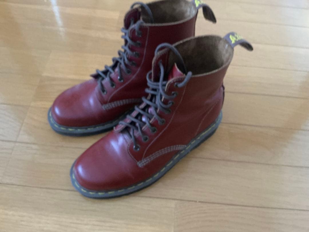 Dr. Martens 8ホール レッドチェリー made in England