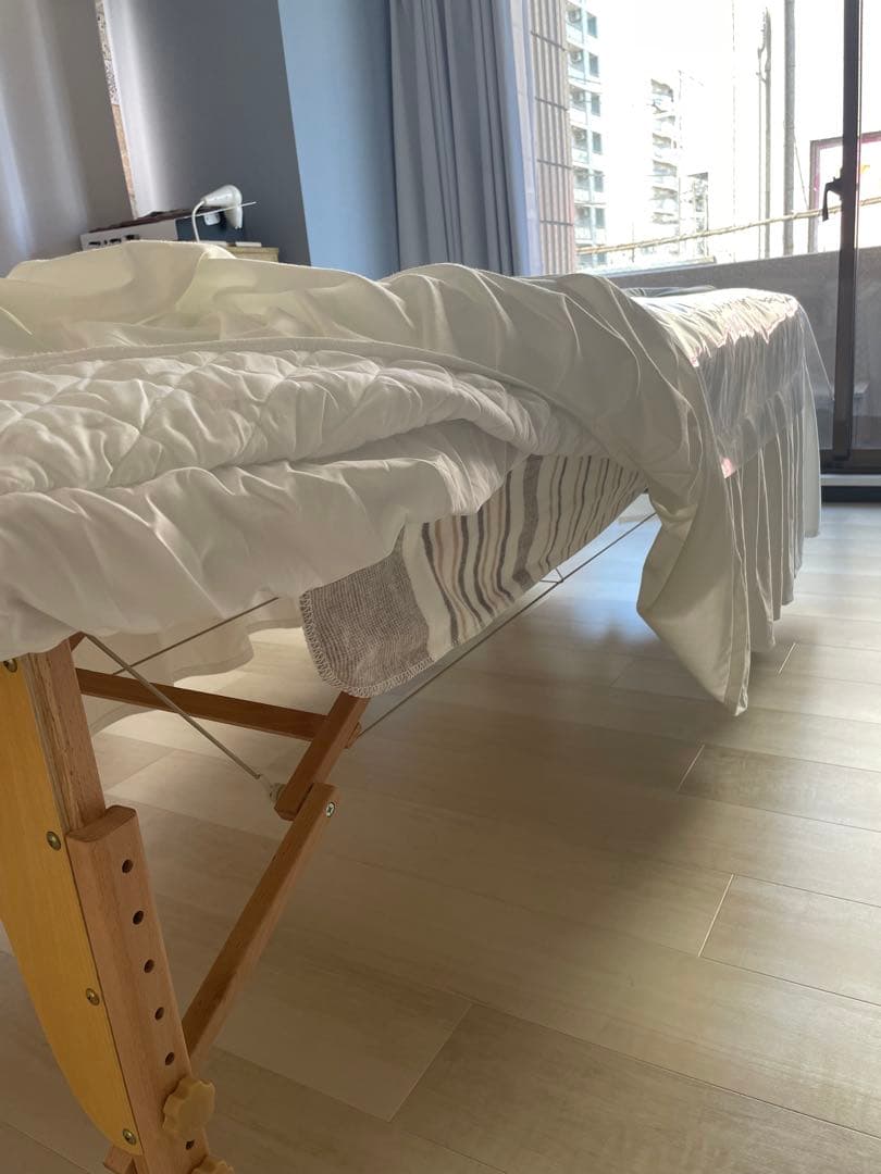 エステサロン　施術ベッド