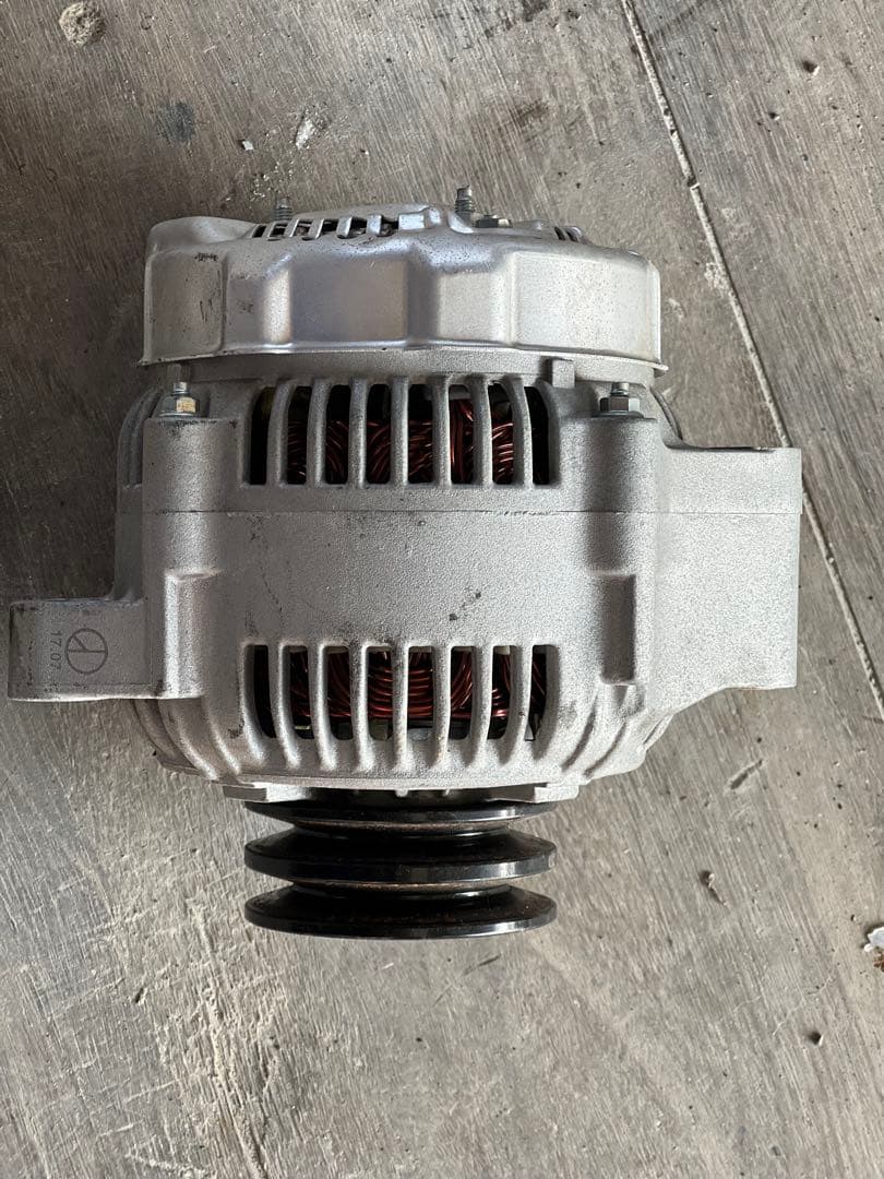 ランクル80系(FZJ80G)オルタネーター(ダイナモ) 中古