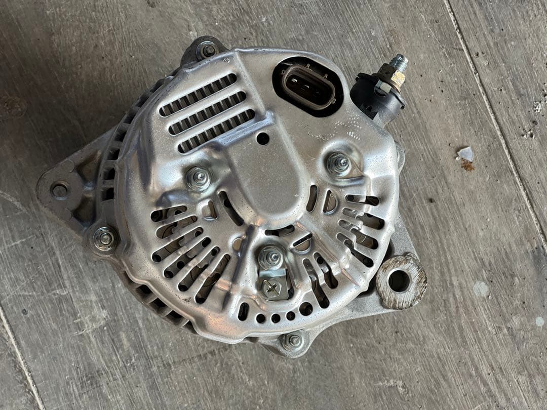 ランクル80系(FZJ80G)オルタネーター(ダイナモ) 中古