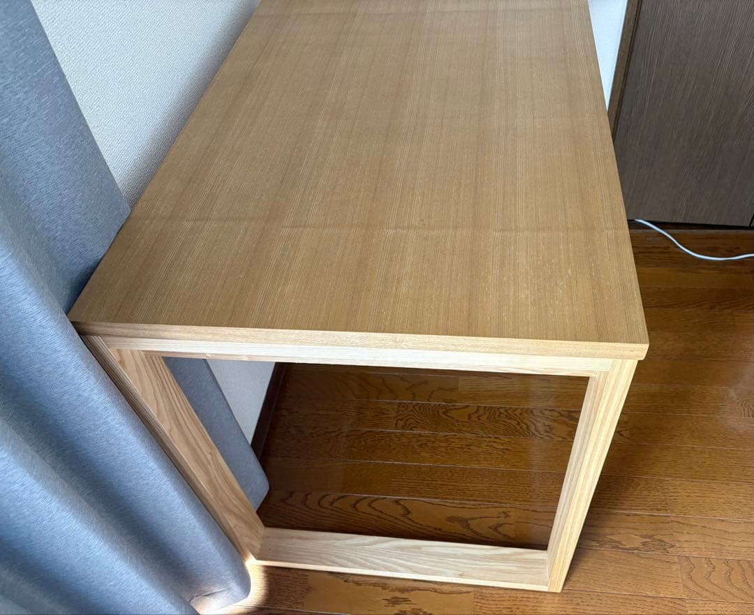 机　タモ突板の木目天然木デスク