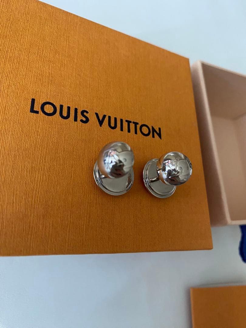 新品未使用Louis Vuitton カフリンクス　ヴィトン　カフス