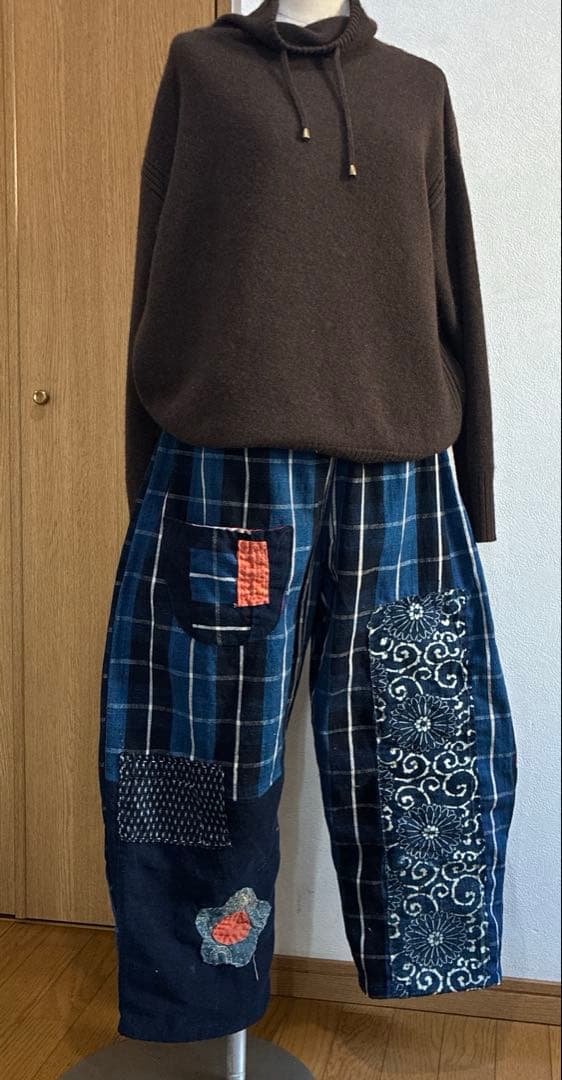 古布　ブルーの布団皮をメインにしたオンリーワン　ダボパンツ