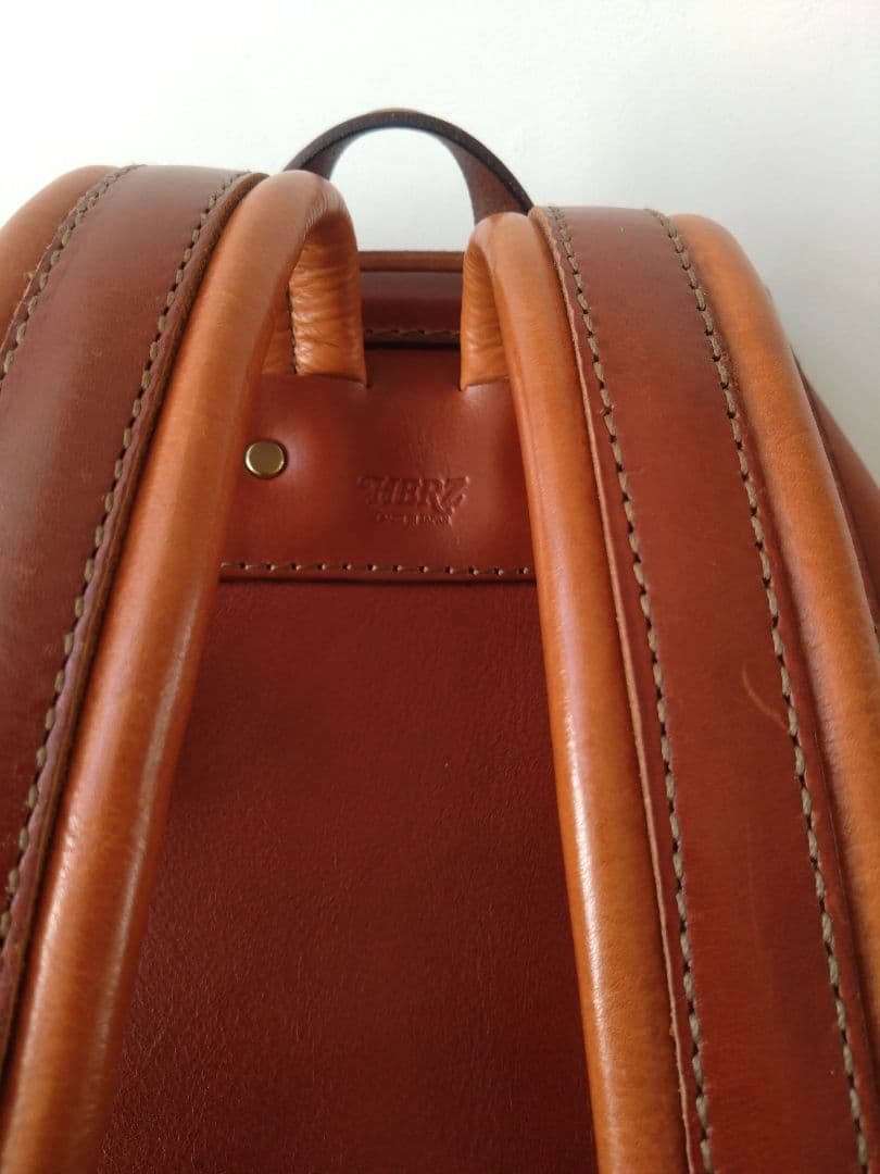 ヘルツ スタンダードなリュック М チョコ HERZ