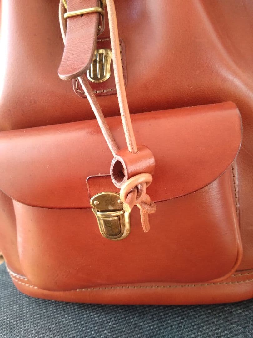 ヘルツ スタンダードなリュック М チョコ HERZ