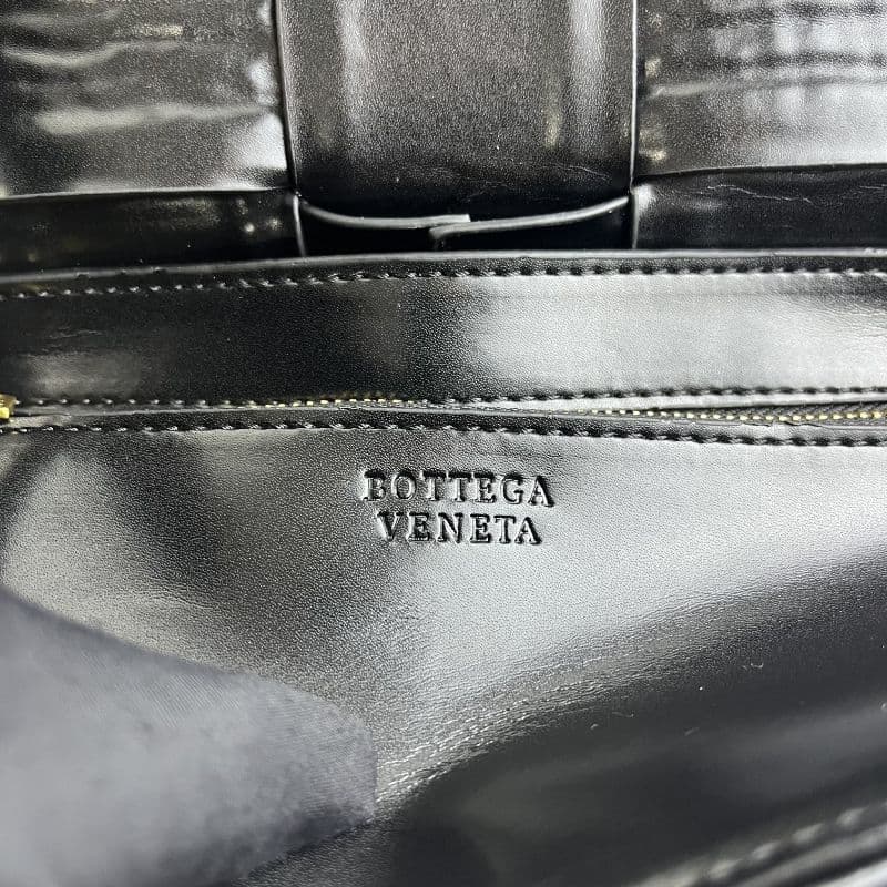 【美品】ブラックレザー メッセンジャーバッグ