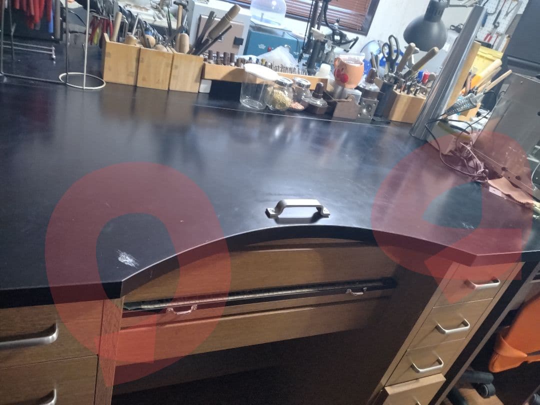 中古　スリーティー彫金デスク　両袖　ウォルナットカラー