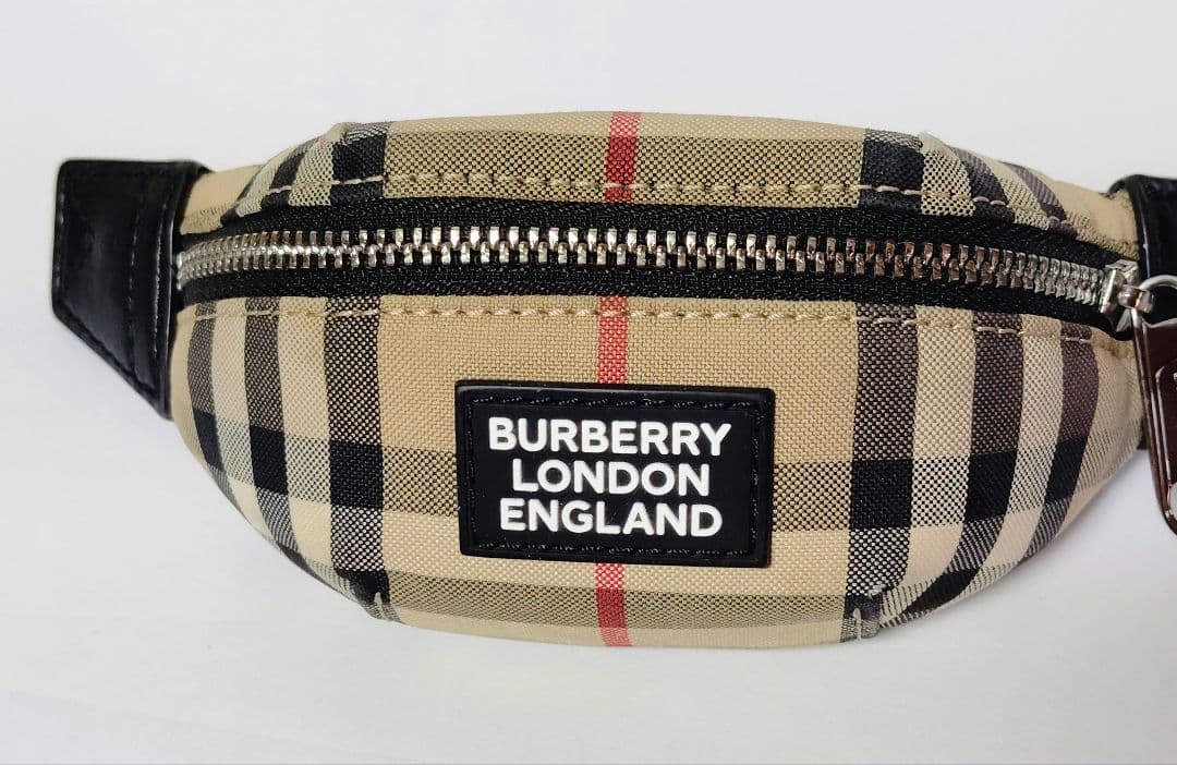 バーバリー ノバチェック ミニポーチ バッグチャーム キーリング