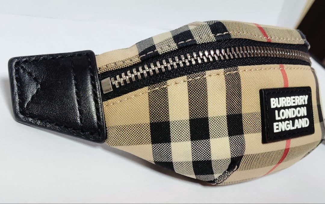 バーバリー ノバチェック ミニポーチ バッグチャーム キーリング