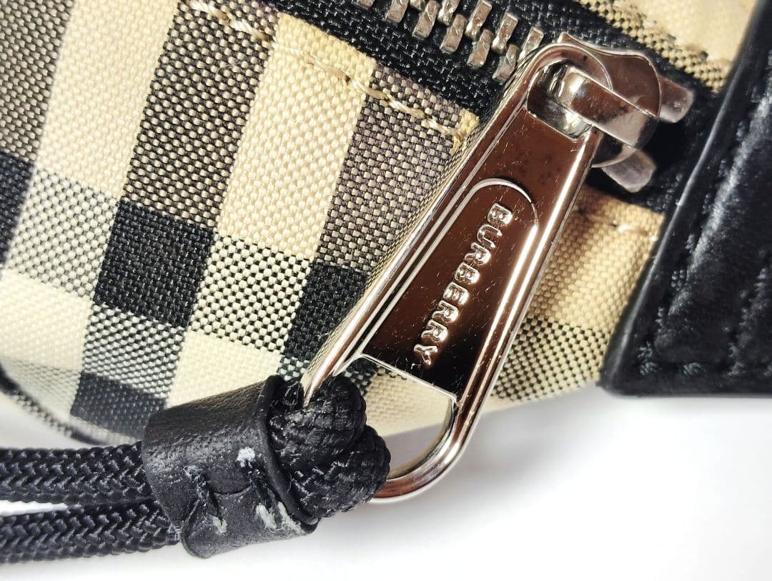 バーバリー ノバチェック ミニポーチ バッグチャーム キーリング