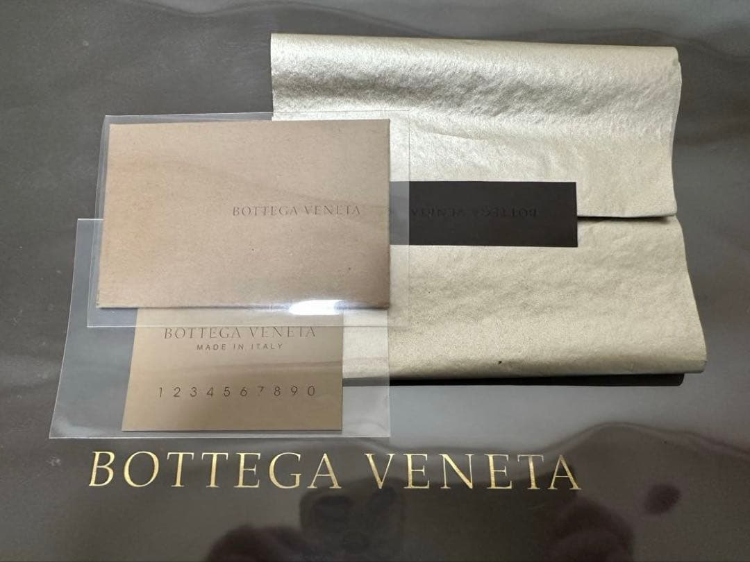 【美品】ボッテガヴェネタ イントレチャートケース/ラム/黒3️⃣✨✨