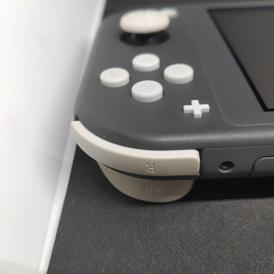 セール中！美品　任天堂スイッチ ライト 充電アダプタ付き　Switch LITE