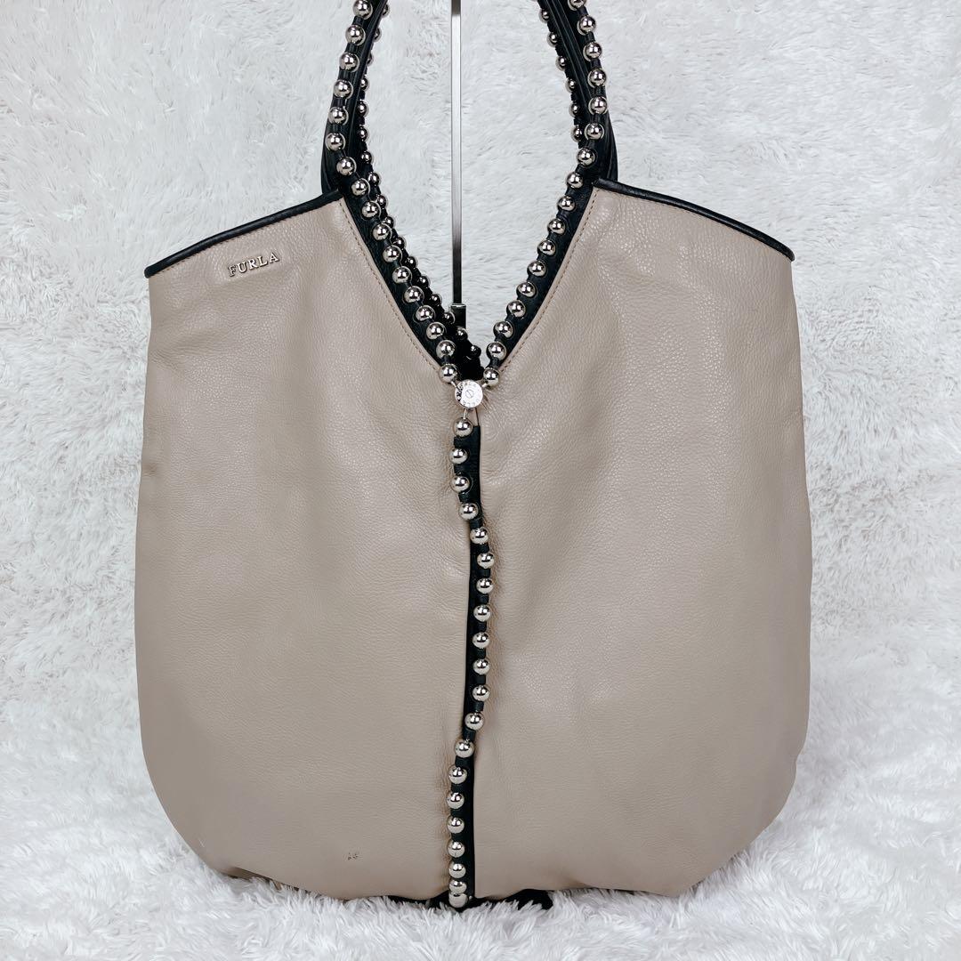 極美品✨希少　FURLA フルラ　トートバッグ　A4可　スタッズ　本革　ベージュ