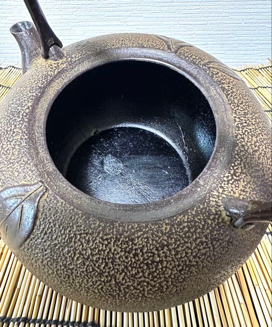 未使用品　南部伝統工芸士 及川寛治作　１５型姥口 柑橘文様　南部鉄瓶　南部鉄器