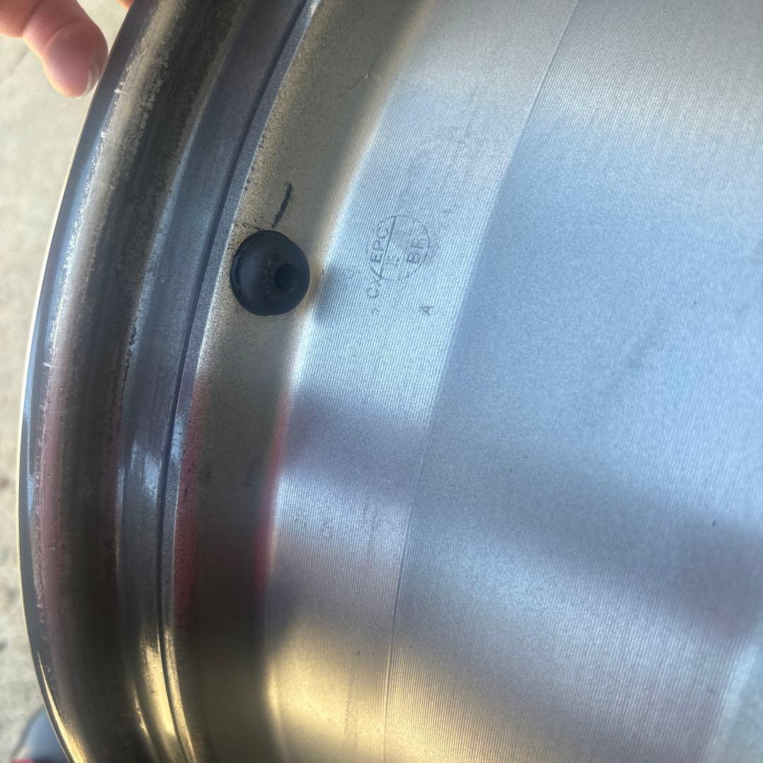 スバルレヴォーグ18インチアルミ４本セット