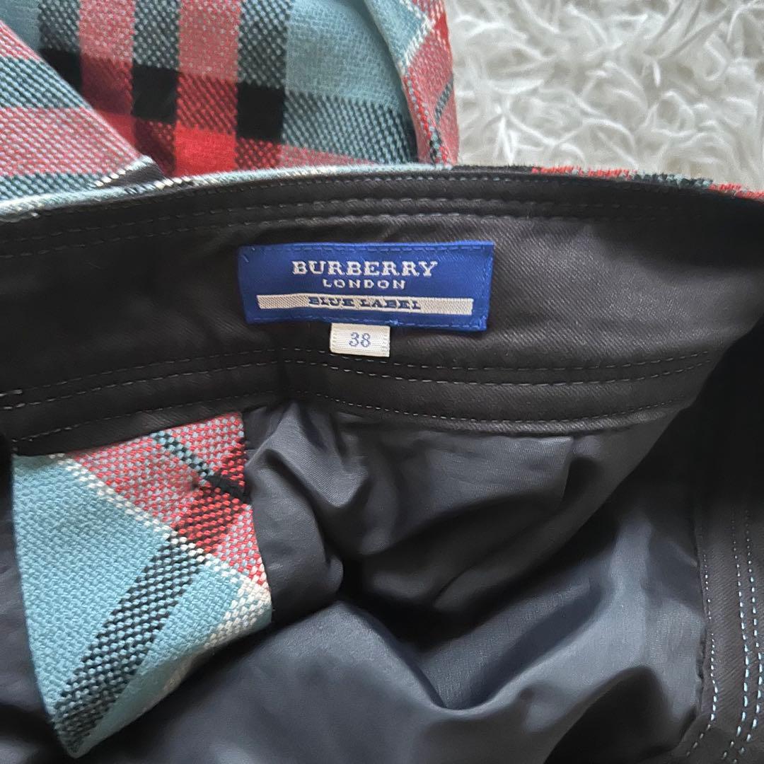 バーバリーブルーレーベル　水色　プリーツ　チェック　スカート ロゴ刺繍