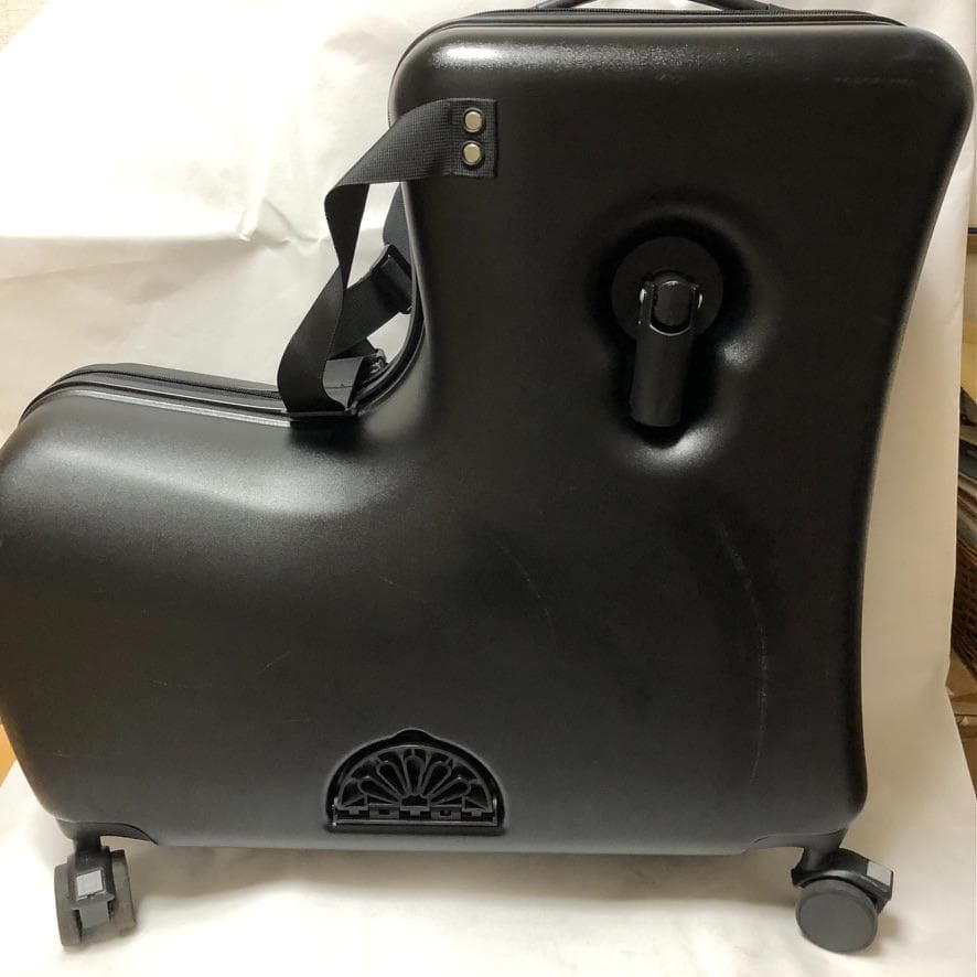 【中古】子供が乗れるキャリーケース キッズトラベル Mサイズ ブラックZ6