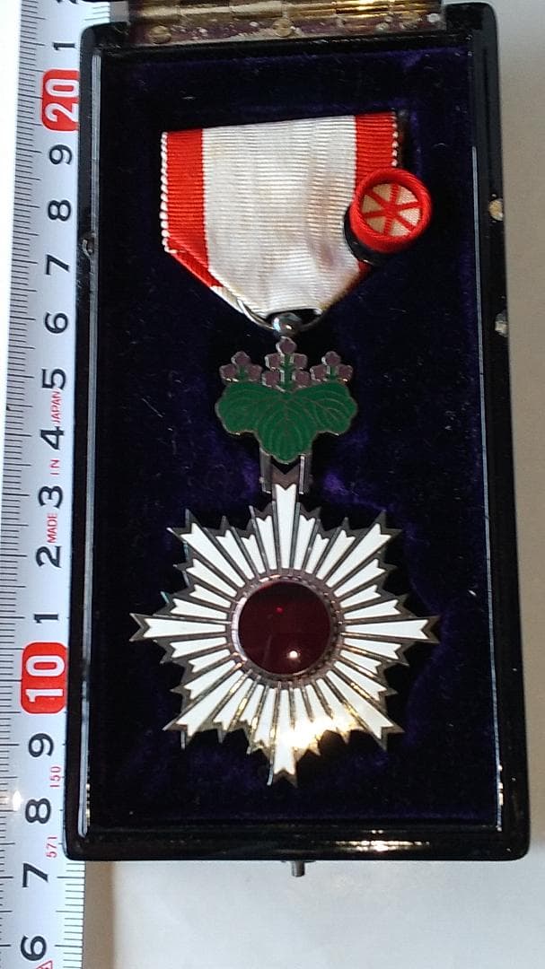 旭日単光章 勲六等単光旭日章 勲章 ミリタリー ミリタリーグッズ 旧日本軍 美品