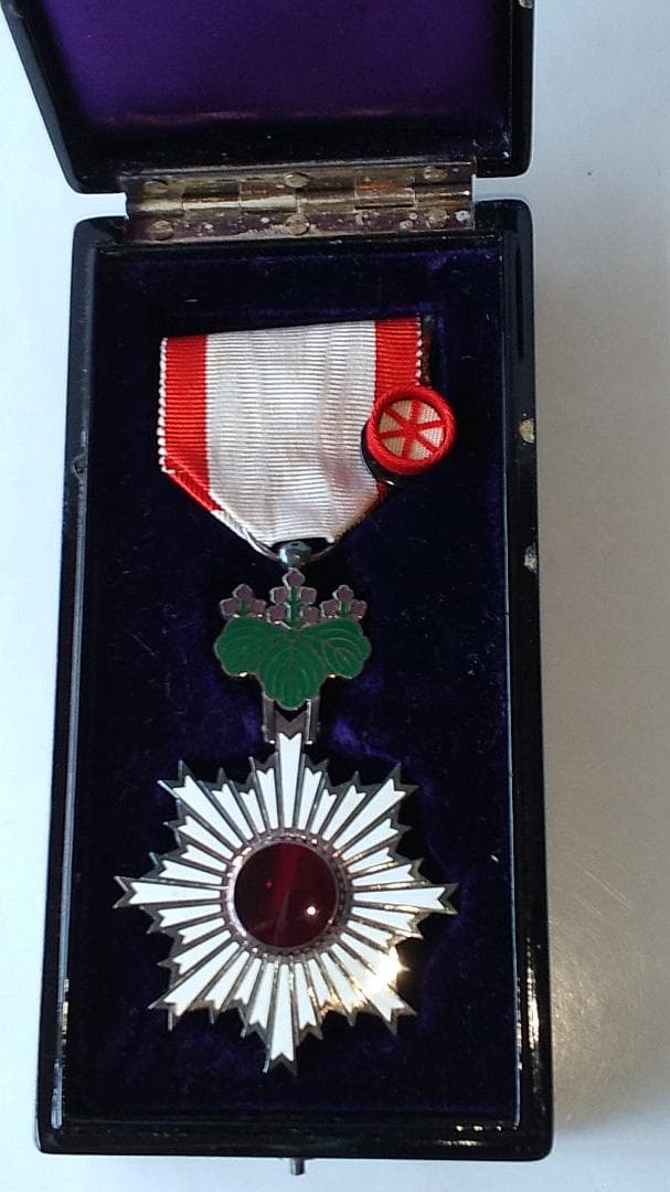 旭日単光章 勲六等単光旭日章 勲章 ミリタリー ミリタリーグッズ 旧日本軍 美品