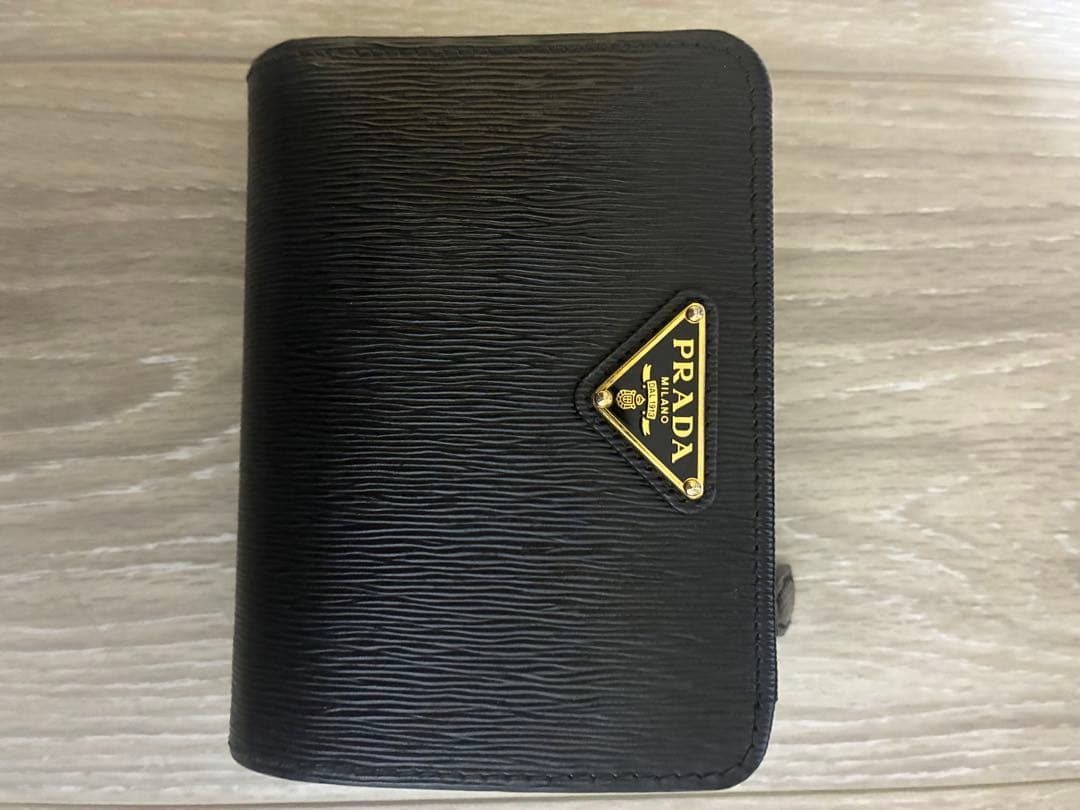 美品☆プラダ　折り財布
