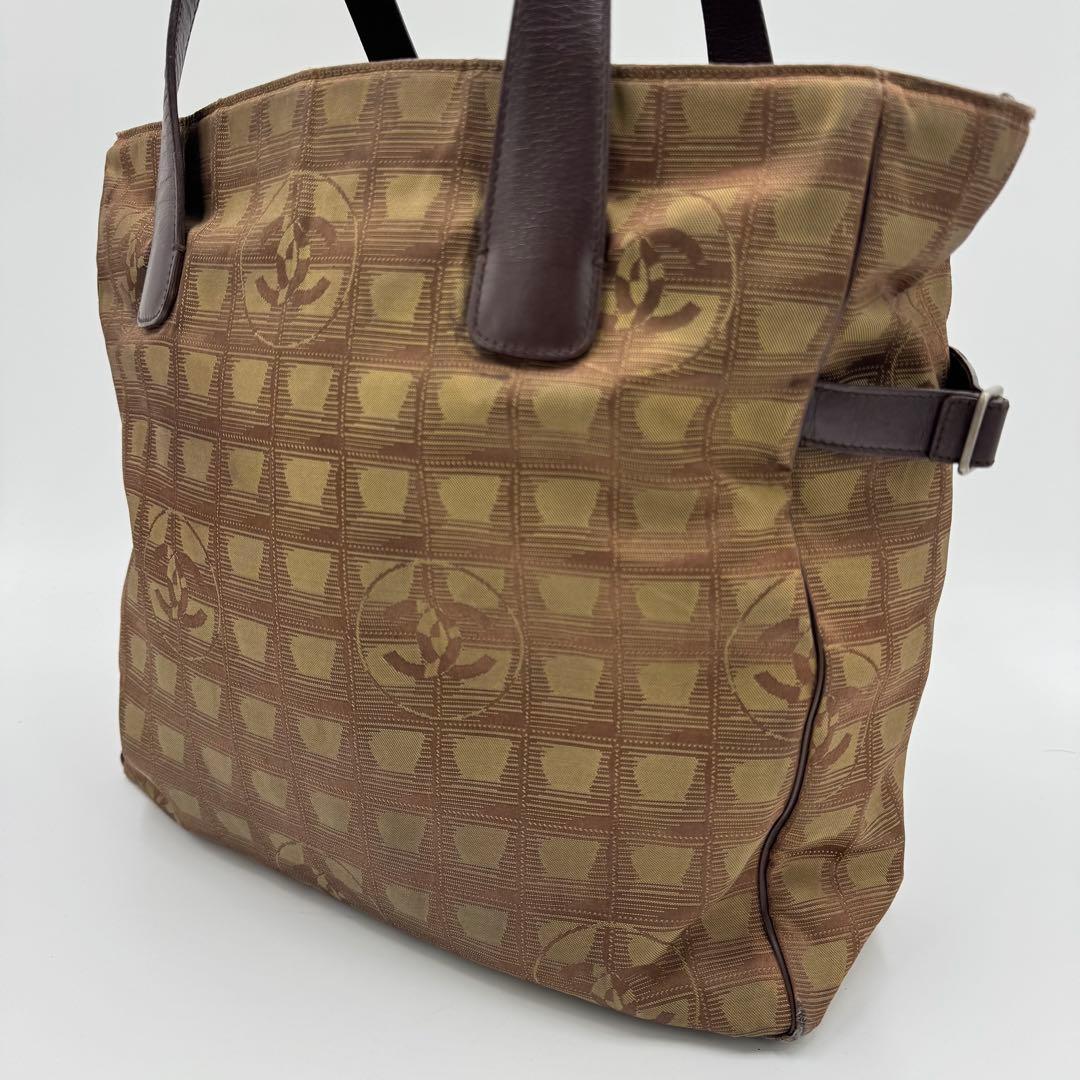 シャネル ニュートラベルGM トートバッグ ショルダーバッグ A4可 カーキ