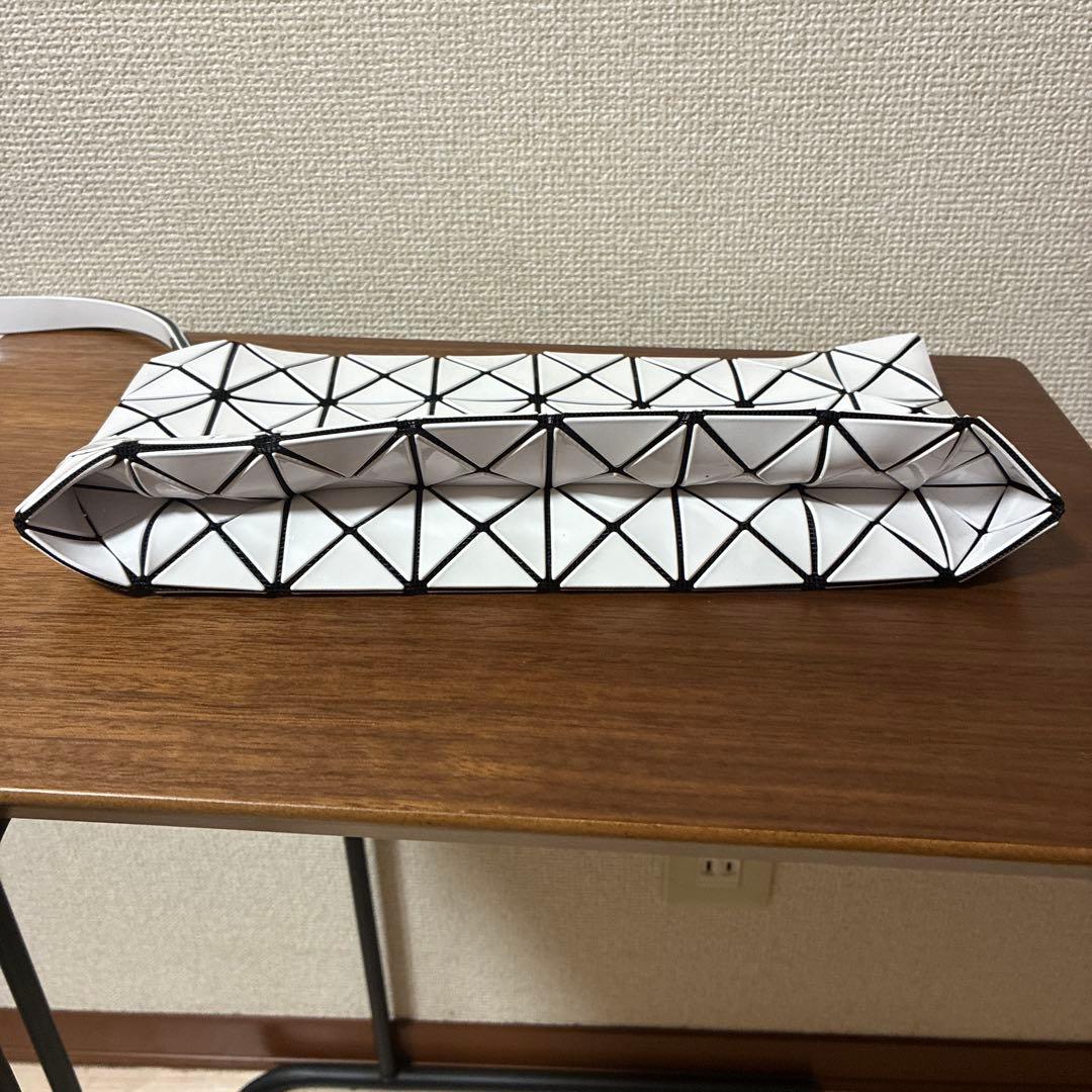 BAOBAO ISSEY MIYAKE ホワイトPrism クラッチバッグ
