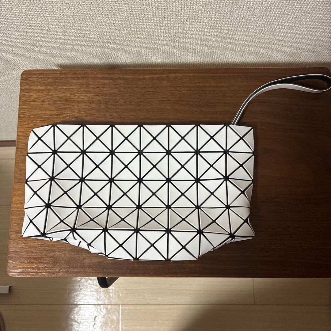 BAOBAO ISSEY MIYAKE ホワイトPrism クラッチバッグ