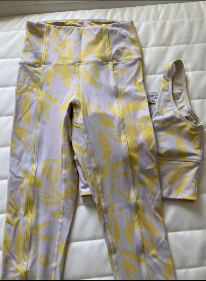 タイムセール！SUKALA LAVA 葉柄ブラとレギンスセット Sサイズ