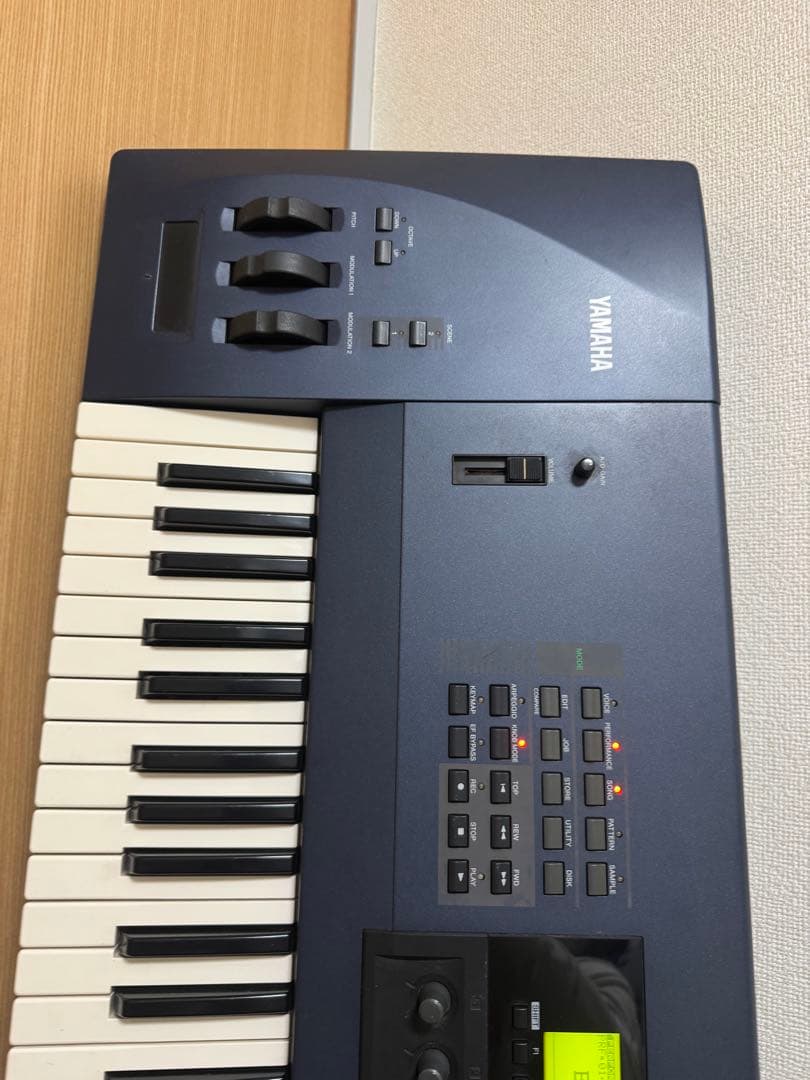 YAMAHA ヤマハ　シンセサイザー　76鍵盤　EX5