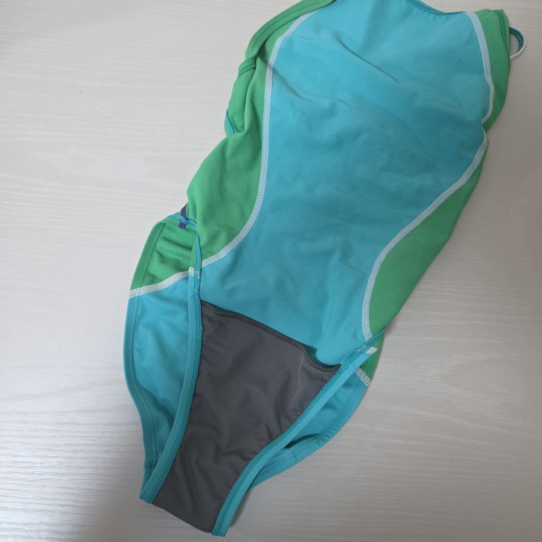 speedo スポーツ用水着 水色・緑