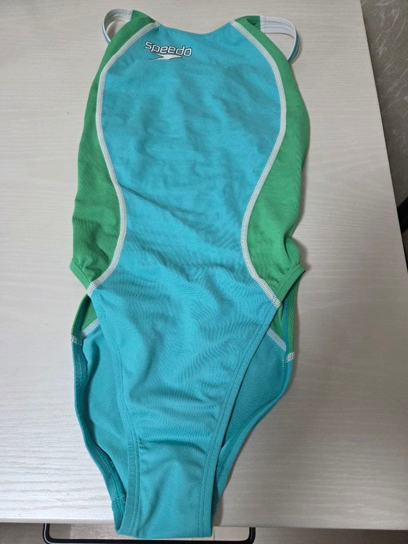 speedo スポーツ用水着 水色・緑