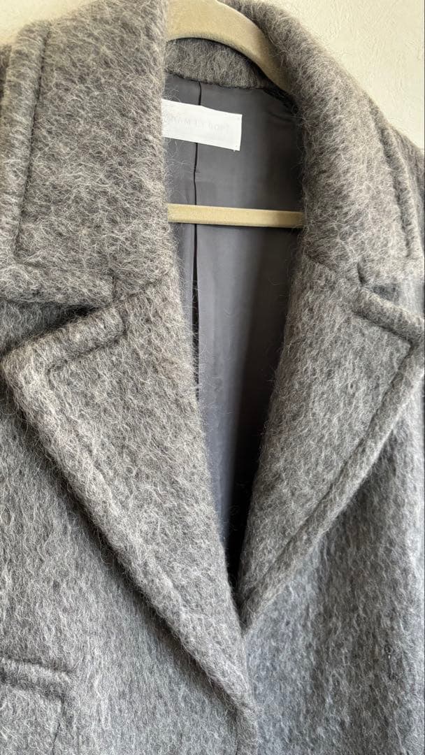 アダムエロペ　ウェーブシャギーミドルコート　ライトグレー