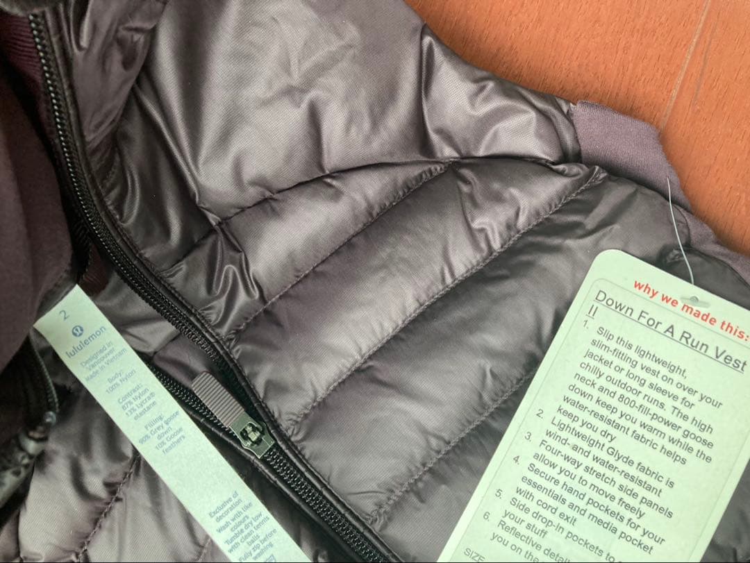 【新品】ルルレモン　ダウンベスト 　パープルのみ1枚　サイズ２