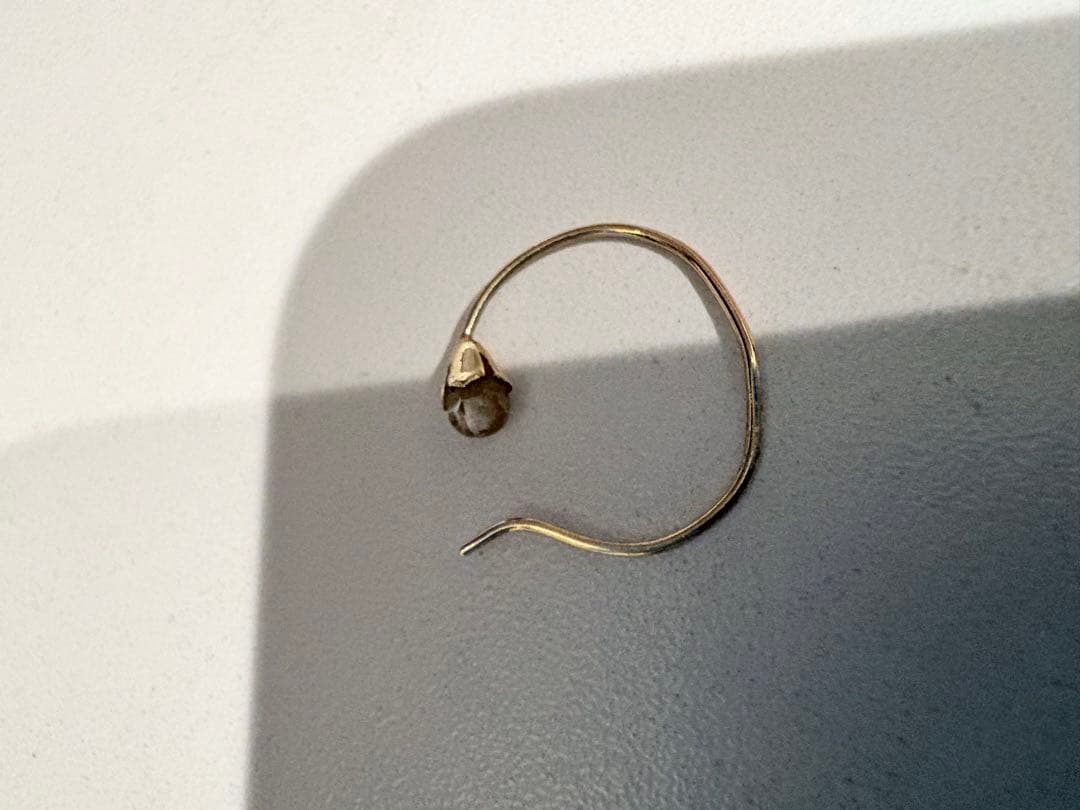 agete ゴールド フープピアス　つぼみ