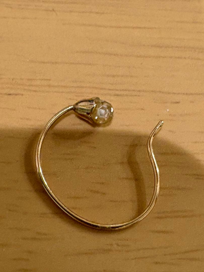 agete ゴールド フープピアス　つぼみ